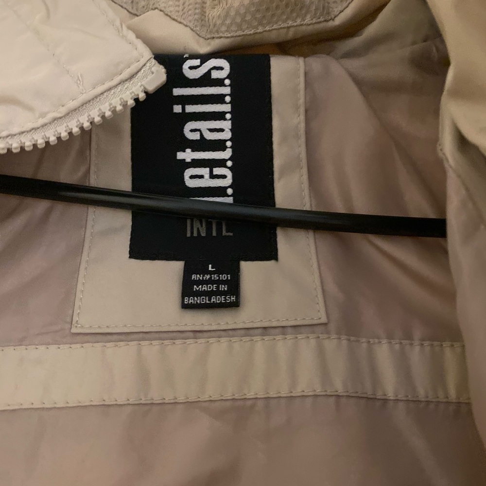 Tan colored windbreaker/rain coat - Picture 2 of 5